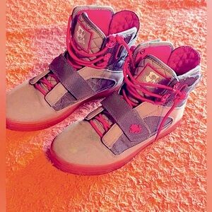 Vlado hightop shoes 7.5 out of print